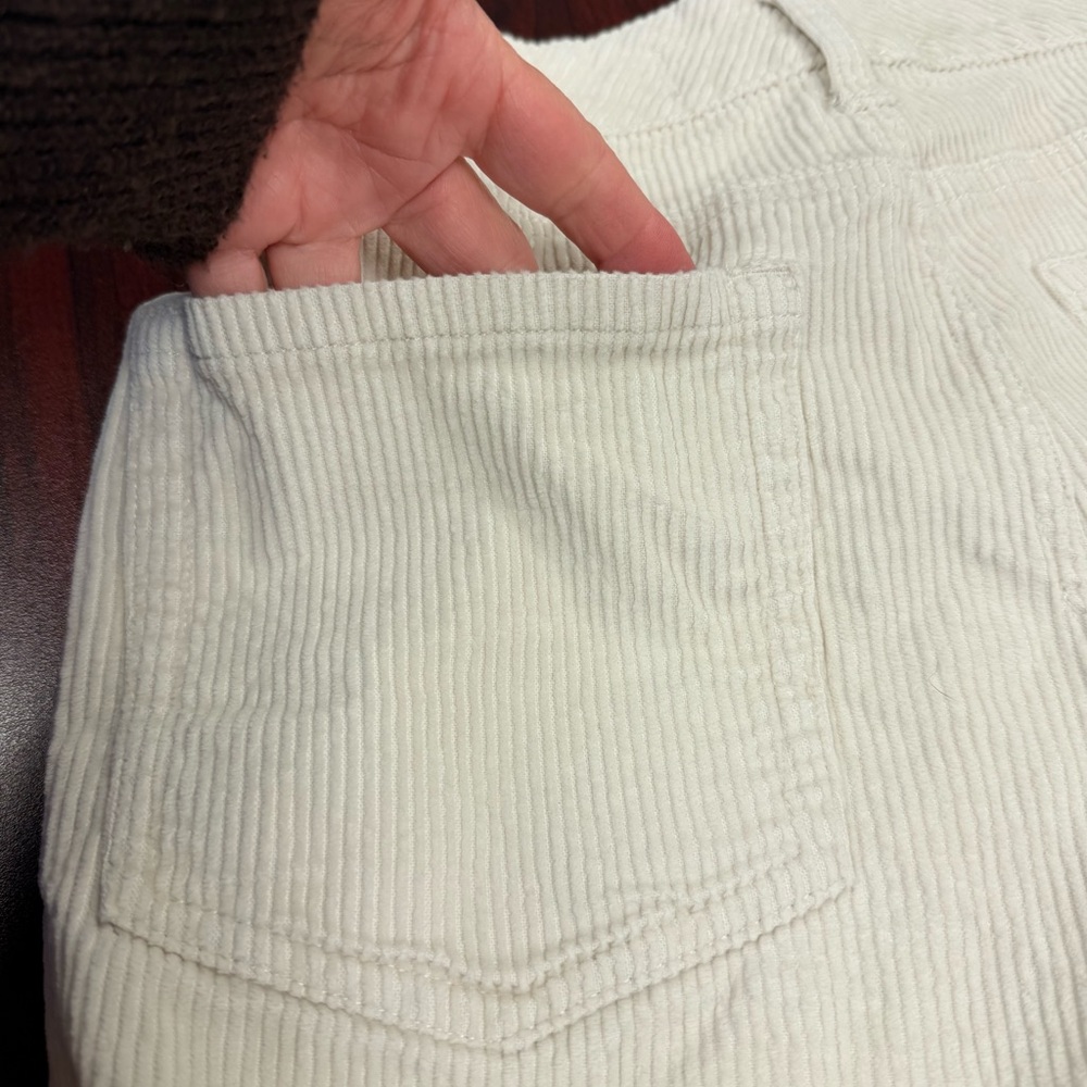 Hollister Women's Cream Wide Leg Corduroy Pants - Picture 7 of 8